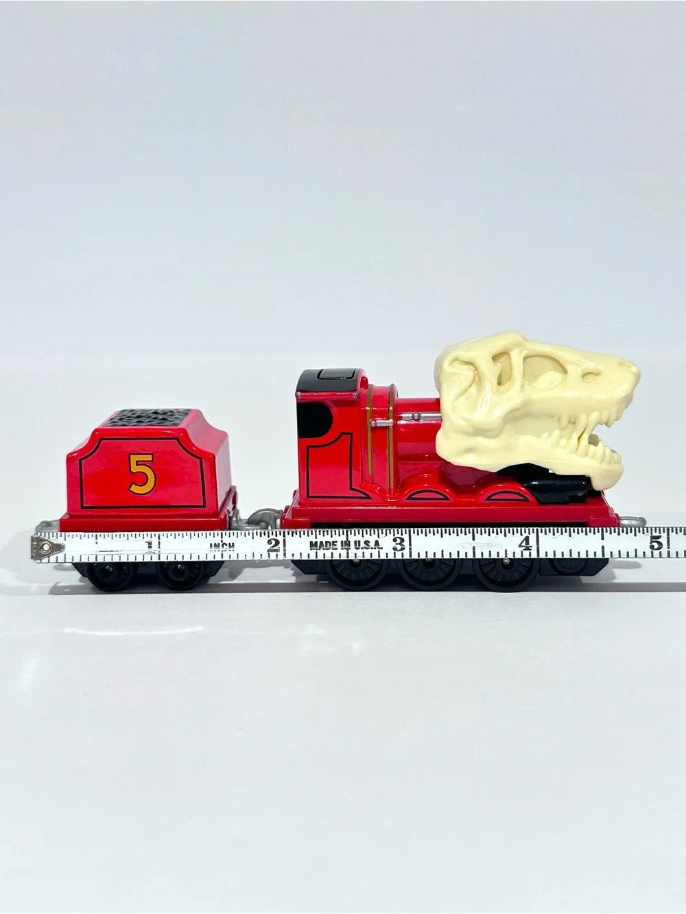 Thomas & Friends Adventures Talking Dino Discovery James with Tender Diecast